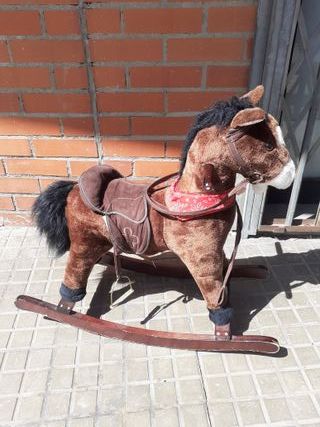 Caballito mecedora marrón