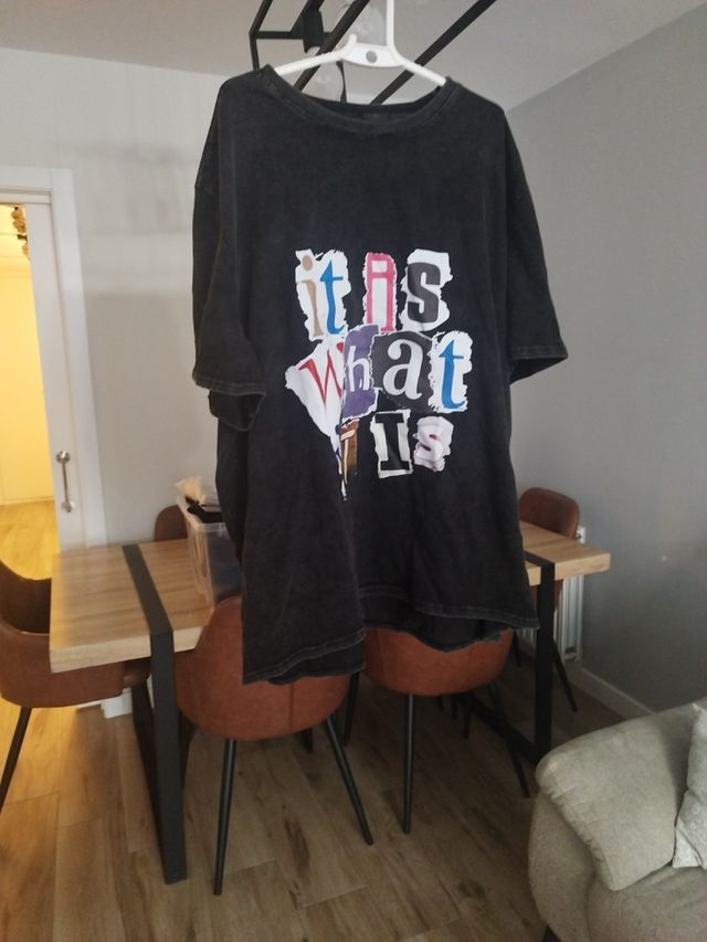 Camiseta 'It Is What It Is'