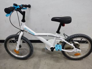 Bicicleta Btwin niño 16" con ruedines 