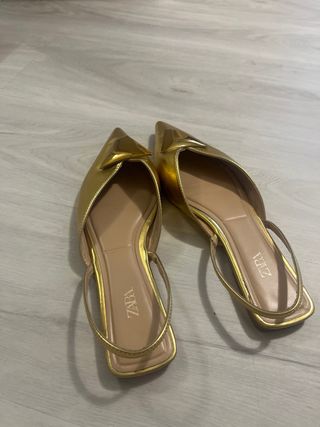 Zapatos Zara dorados