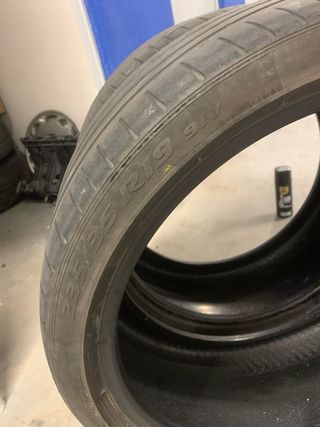 Neumáticos 235/35/19 