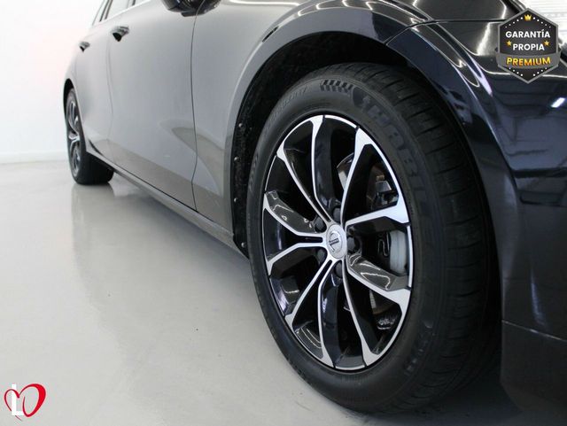 Volvo V60 2.0 B4 (G) Momentum Pro Auto