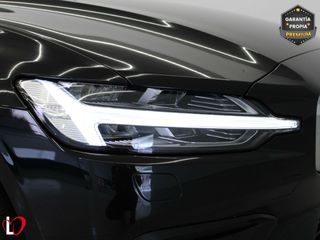 Volvo V60 2.0 B4 (G) Momentum Pro Auto