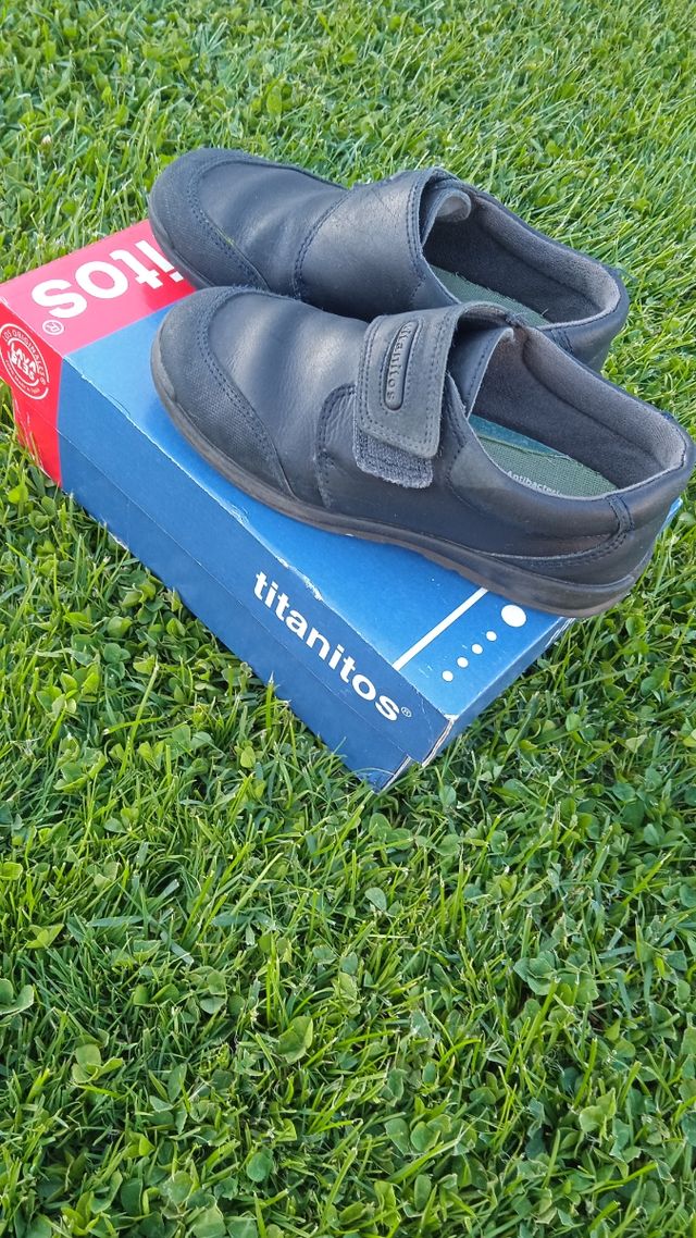Zapato Titanitos colegiales -talla 31