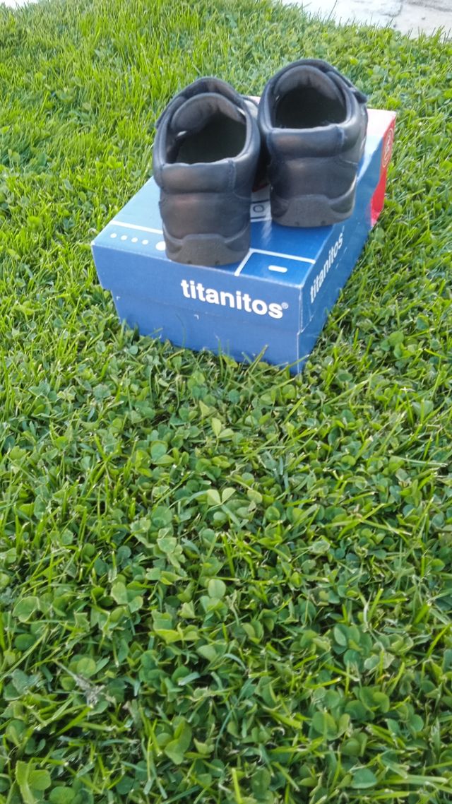Zapato Titanitos colegiales -talla 31