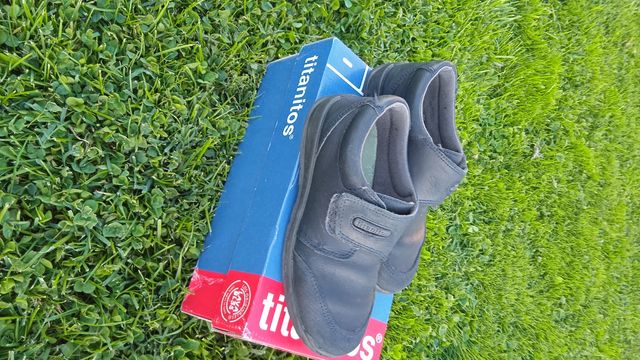 Zapato Titanitos colegiales -talla 31