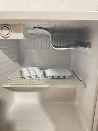 Mini nevera con congelador
