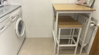 Mesa alta cocina + 2 taburetes