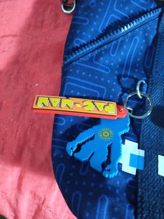 Bolso Kipling Pac-Man azul-amarillo bandolera mano
