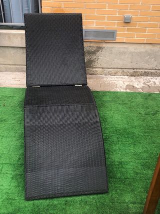 Hamaca negra plegable de ratan en muy buen estado