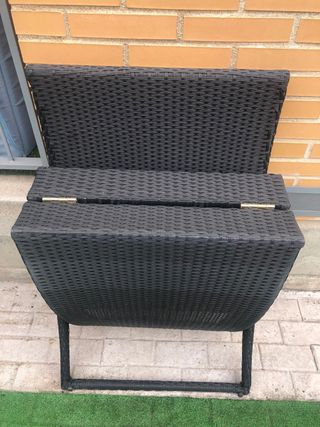 Hamaca negra plegable de ratan en muy buen estado