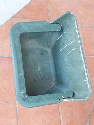 2 mangiatoie per cavalli box equitazione