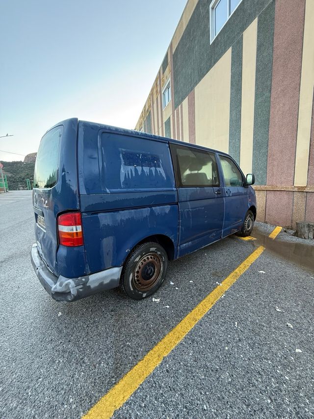 Volkswagen Transporter T5 2004