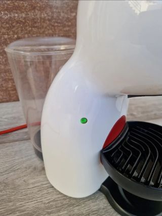 Cafetera Dolce Gusto blanca