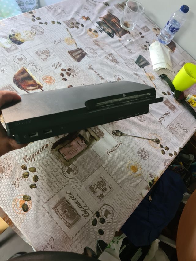PS3 (PlayStation 3) Slim Negra
