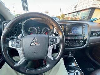 Mitsubishi Outlander 2016