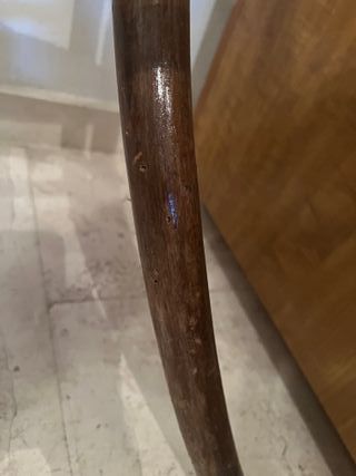 2 sillas antiguas de mimbre y madera