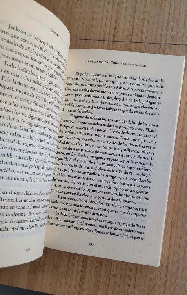 Oscura (Trilogía de la oscuridad 2)
