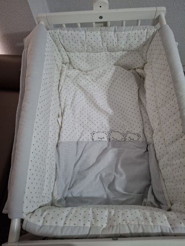 Cuna bebé blanca - mecedora