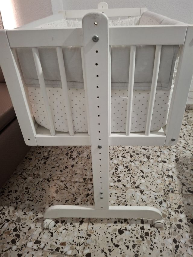 Cuna bebé blanca - mecedora