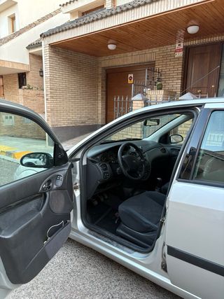 Ford Focus 2000