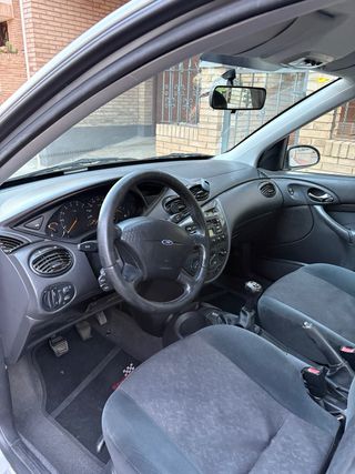 Ford Focus 2000