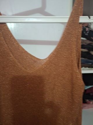 Top Mango fiesta talla M pone L pero es una M real