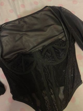 Corset negro manga larga