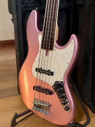 Bajo Sire V7 Fretless 2ª Gen