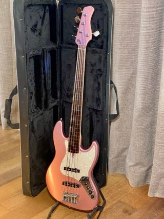 Bajo Sire V7 Fretless 2ª Gen