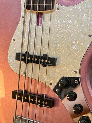 Bajo Sire V7 Fretless 2ª Gen