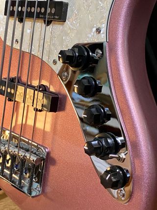 Bajo Sire V7 Fretless 2ª Gen