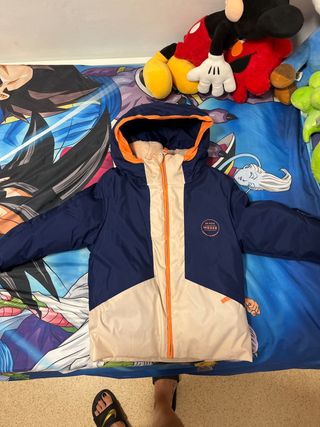 Conjunto de chaqueta y pantalón esquí azul y beige