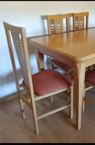 Mesa comedor madera más 6 sillas perfecto estado