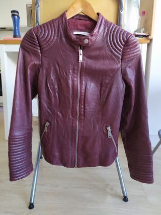 Cazadora cuero roja mujer
