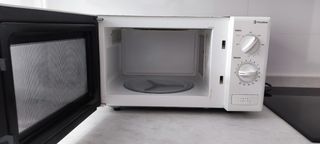 Microondas Firstline 20L - 48x32x28cm