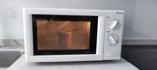 Microondas Firstline 20L - 48x32x28cm