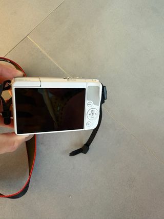 Canon EOS M10 - Cámara sin usar