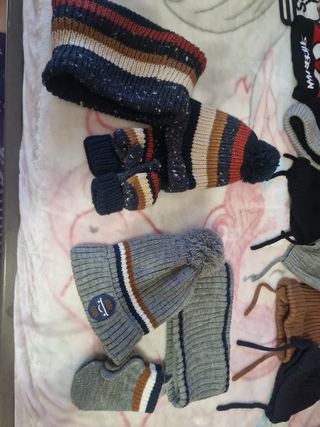 Conjunto Invierno: Gorro, Bufanda y Guantes