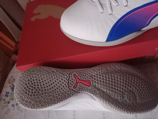 Zapatillas Puma fútbol sala - Talla40 tallan poco