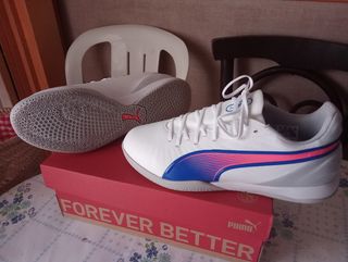 Zapatillas Puma fútbol sala - Talla40 tallan poco