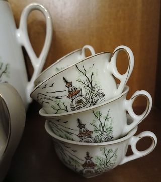 Servizio da tè in ceramica bianco