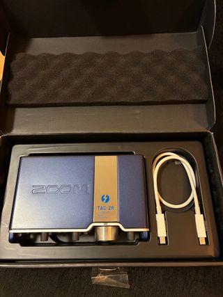 Zoom TAC-2R - Conversor Audio Thunderbolt