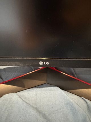 Monitor LG 240Hz gaming.