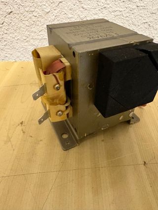 Transformador microondas 220-240V 50Hz