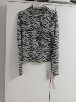 Camiseta H&M cebra transparente