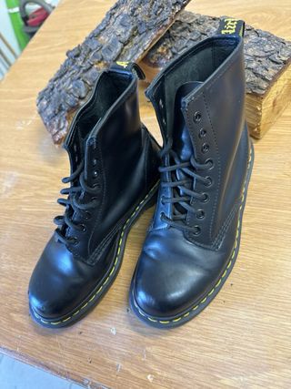 Dr. Martens anfibi pelle nera