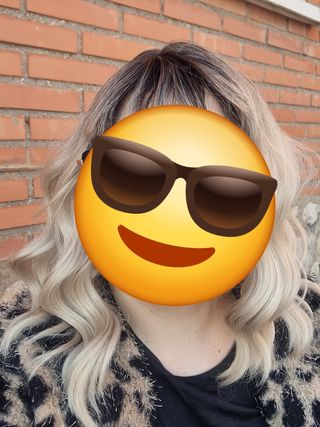 Peluca rubia efecto natural