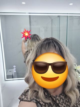 Peluca rubia efecto natural