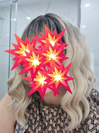 Peluca rubia efecto natural